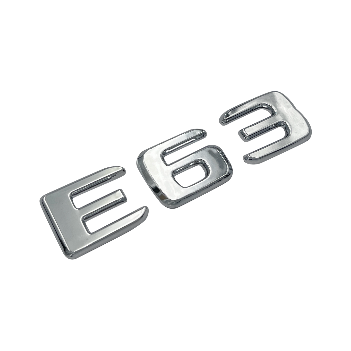 Krom Mercedes E63-emblem